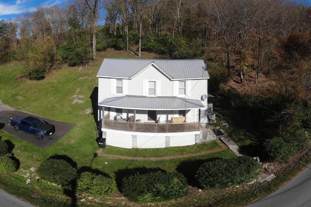 The Dragon'S Den 5 Bedroom House 1 Mile To Main St Tazewell Esterno foto